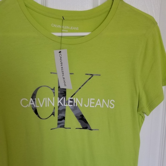 Calvin Klein Logo TEE - Picture 3 of 8